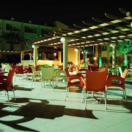 Vera Prince Santa Maria Hotel